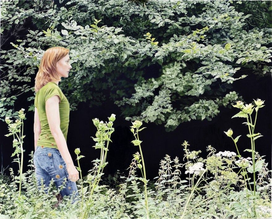 Plus de 300 heures de dessin — ou de peinture ? Avec l’aquarelle, j’hésite toujours entre les catégories — pour tenter de rendre hommage à la complexité de cet agencement végétal en lisière de forêt. Cette aquarelle est liée à une anecdote. Un jour, en rentrant d’une balade en forêt, des boules de bardane se sont retrouvées agrippées à mon jean. D’abord agacée par ces petits velcros impossibles à retirer, j’ai compris que si certaines plantes de mon jardin sont aussi celles de la forêt voisine, ce n’est pas seulement grâce au vent ou aux oiseaux, mais aussi à l’animal bipède que je suis. Habituellement, c’est l’humain qui utilise les plantes. Cette fois, c’est la plante qui utilise l’humain. Les Lisières I Aquarelle sur papier Saunders Waterford marouflé sur toile 120 × 150 cm, 2026 Courtesy HGALLERY PARIS
